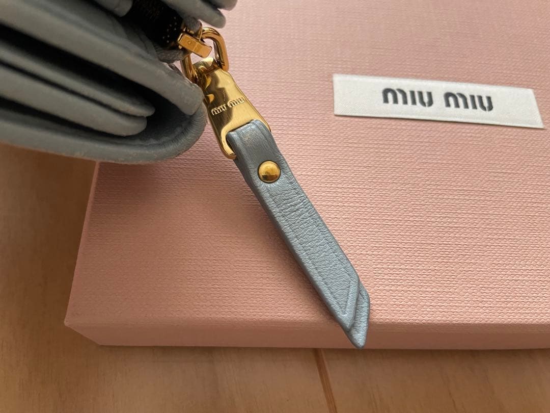 ミュウミュウ MIU MIU 二つ折り財布 マテラッセ 箱あり