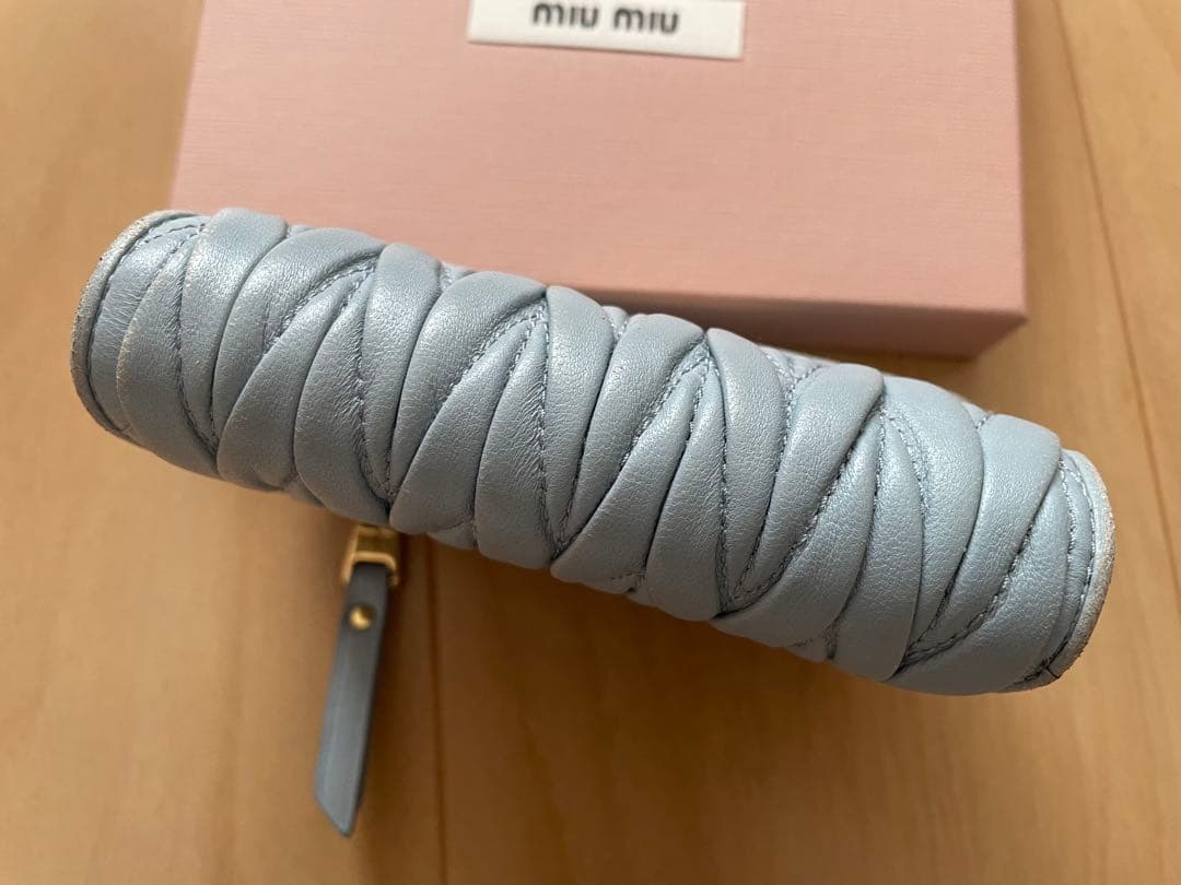 ミュウミュウ MIU MIU 二つ折り財布 マテラッセ 箱あり