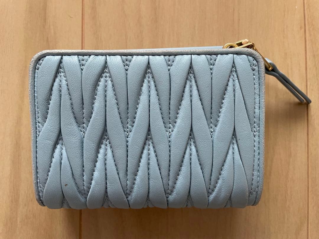 ミュウミュウ MIU MIU 二つ折り財布 マテラッセ 箱あり