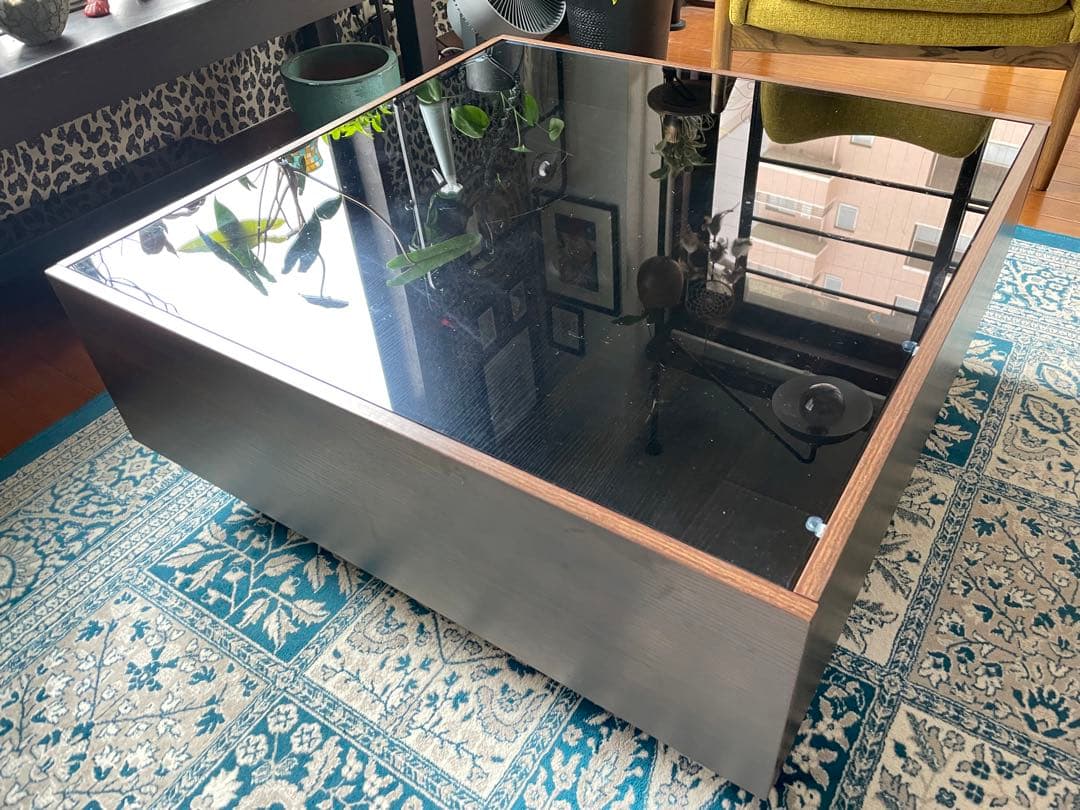 ガラスと木製の正方形センターテーブル