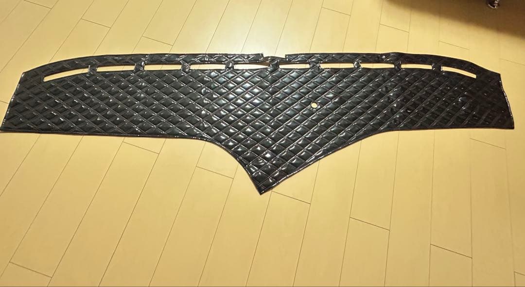 UD 17クオン　雅　月光　ダッシュマット