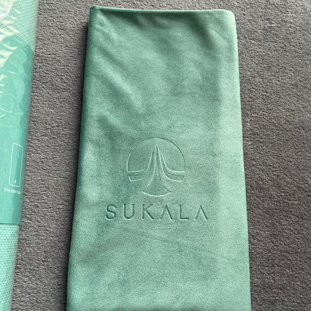 新品未開封リバーシブルヨガマットLAVA SUKALA