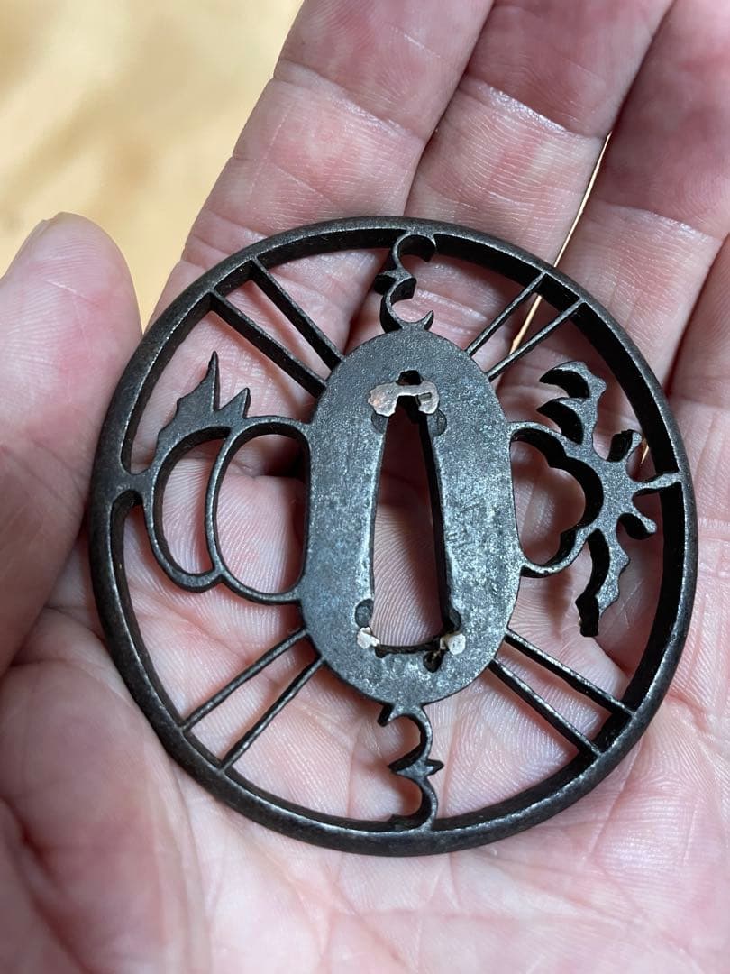 鍔　鉄透かし鍔　室町時代　刀装具