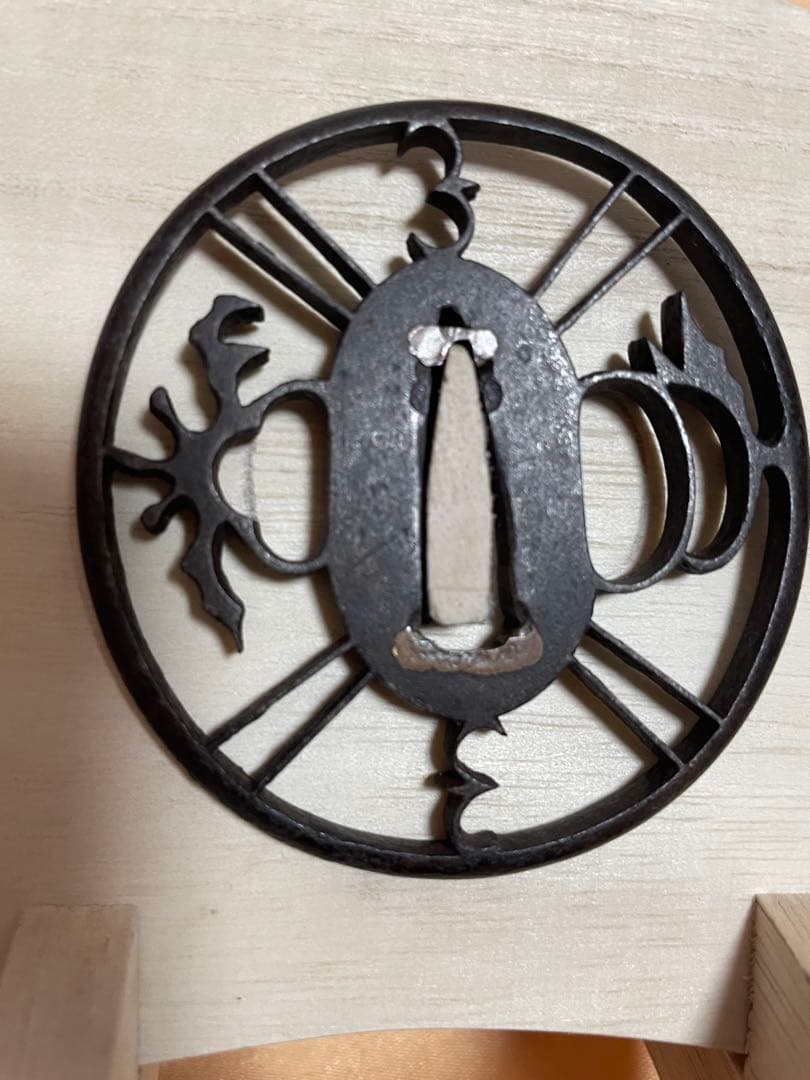 鍔　鉄透かし鍔　室町時代　刀装具