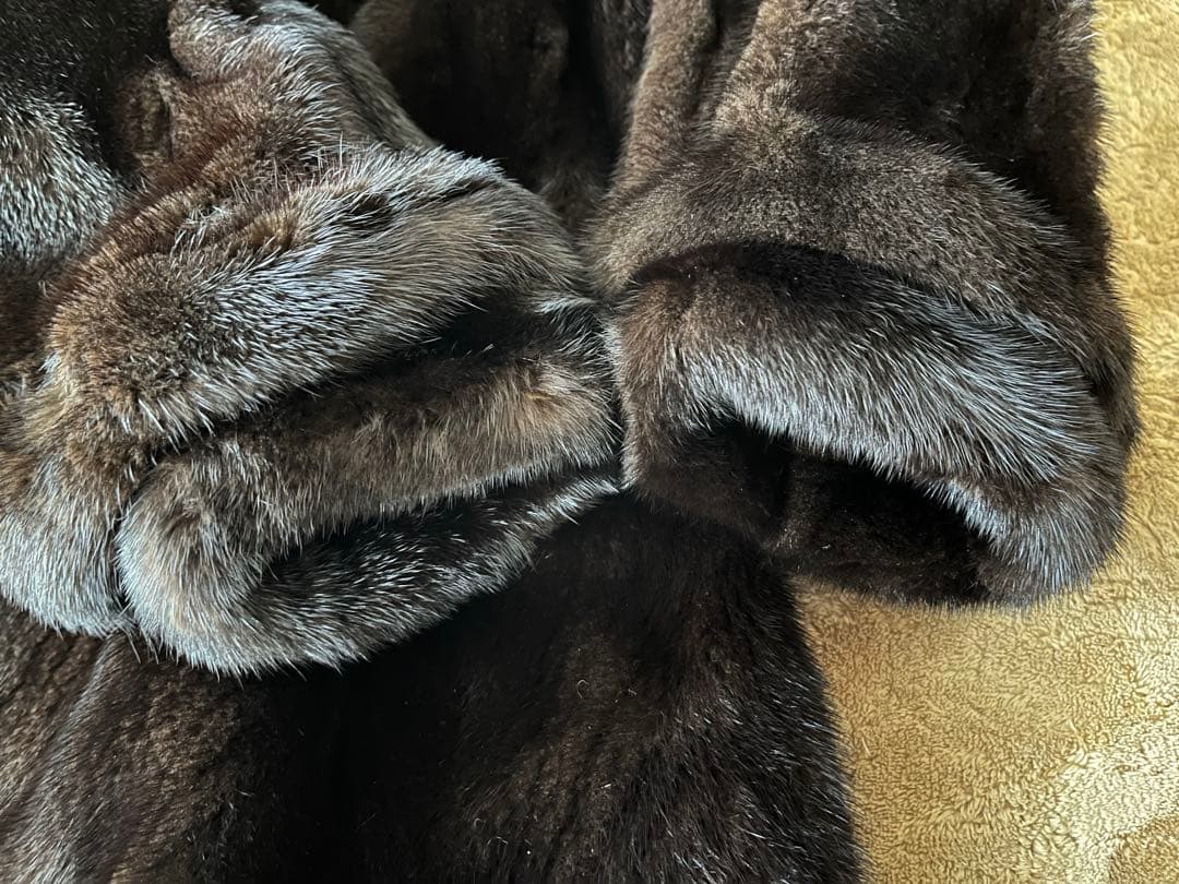 ブラックグラマ 毛皮 ミンクファーコート 箱・品質証明タグ・値札・マフラー付き