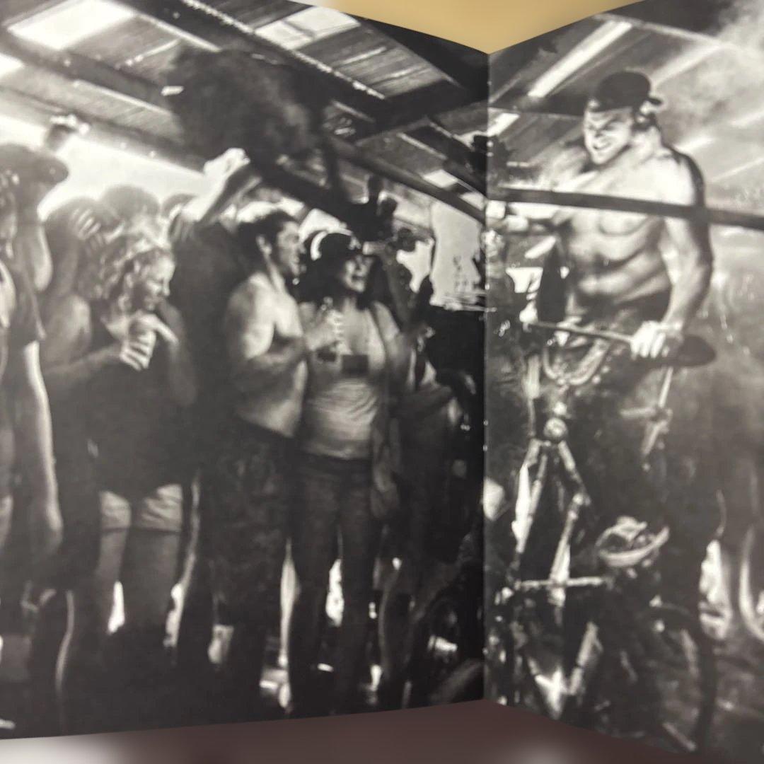 洋書 BIKE KILL JULIE GLASSBERG 19/25