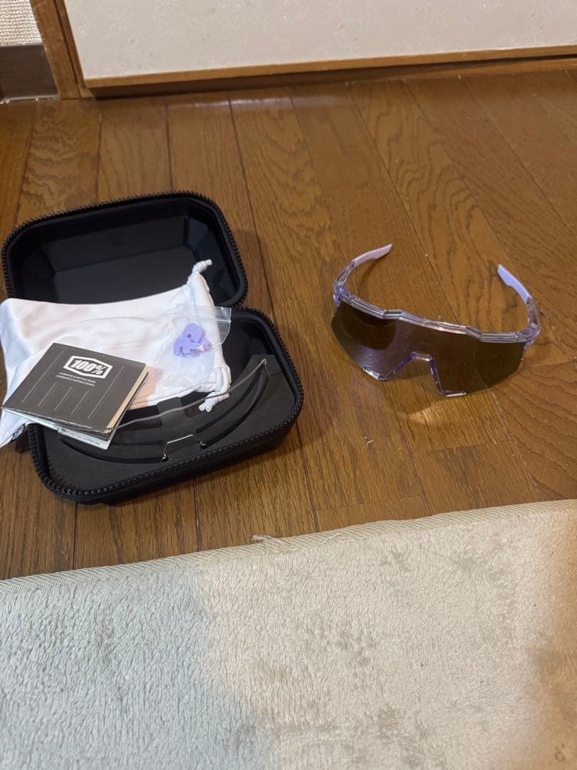 クリアフレーム ラップアラウンドサングラス　100%