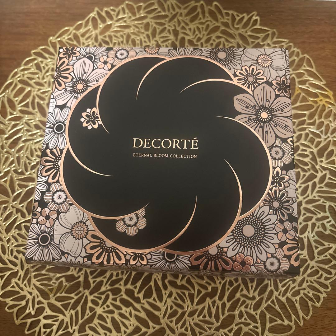 ★コスメデコルテ★クリスマスコフレ　 エターナルブルームコレクション2025