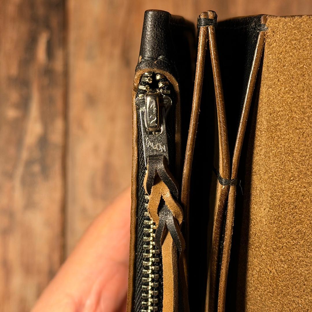 ホースバット・茶芯ブラック・ロングトラッカーウォレット – レザー長財布