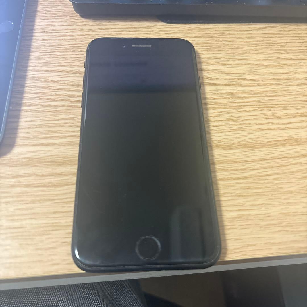 携帯電話本体 iPhone se2 64GB