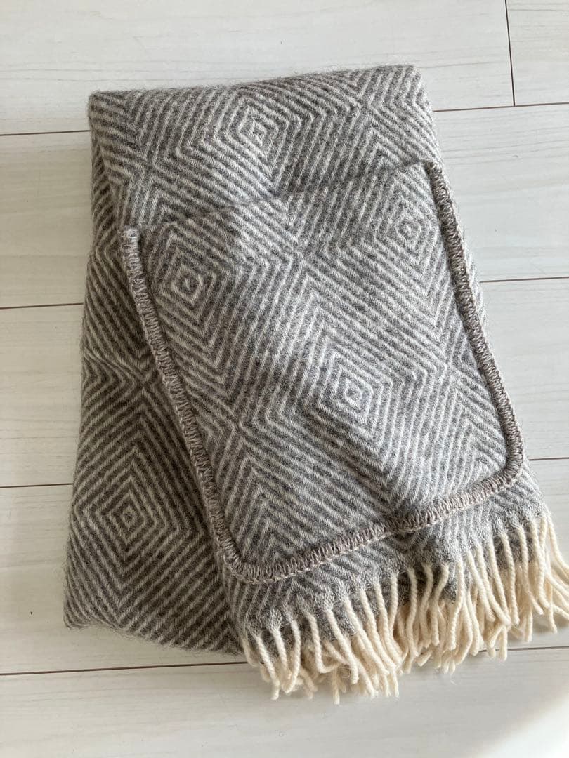 LAPUAN KANKURIT ラプアン カンクリ　ポケット付き　ショール