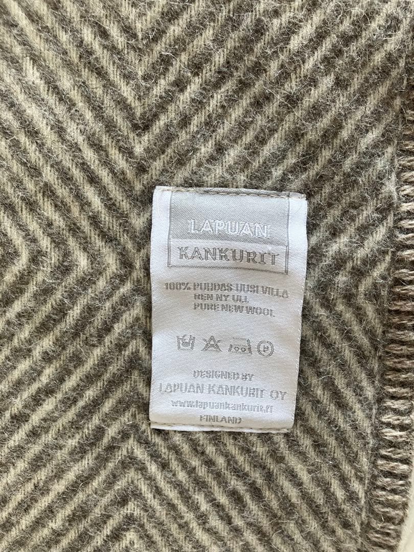 LAPUAN KANKURIT ラプアン カンクリ　ポケット付き　ショール
