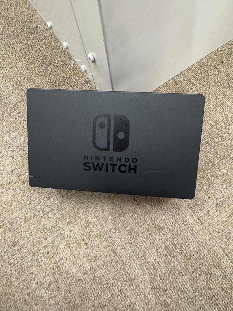 【美品】ニンテンドー 任天堂 Switch１本体 HAC-001 動作確認済