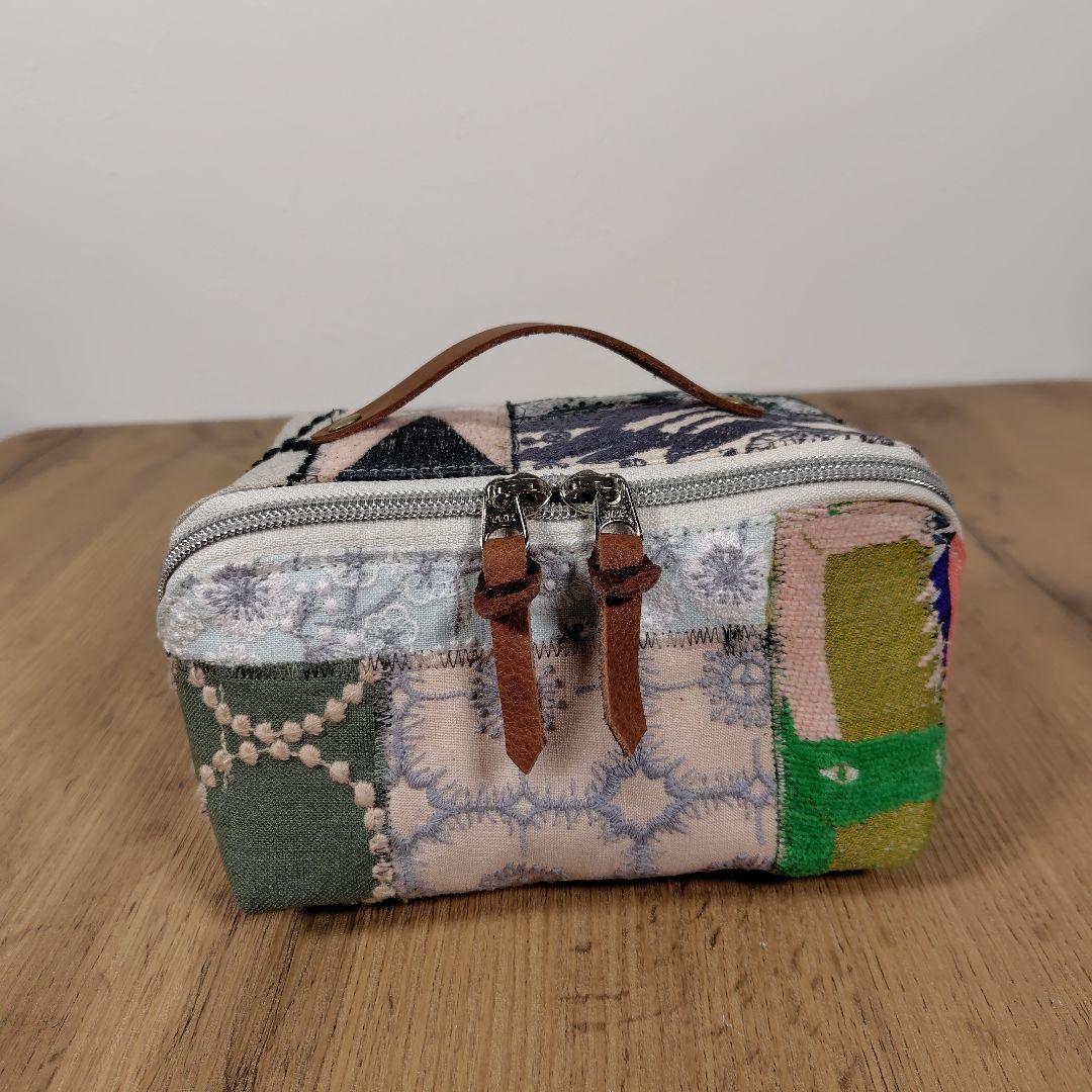 【専用】/カケラパッチポンピア　トレイ型化粧ポーチ/ペンケースメガネ