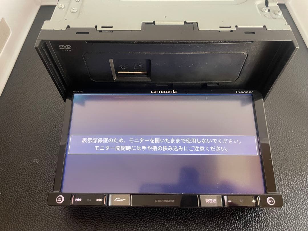 最新地図楽ナビAVIC-RZ05中古180mm7Ｖ型ワンセグTV 最新オービス