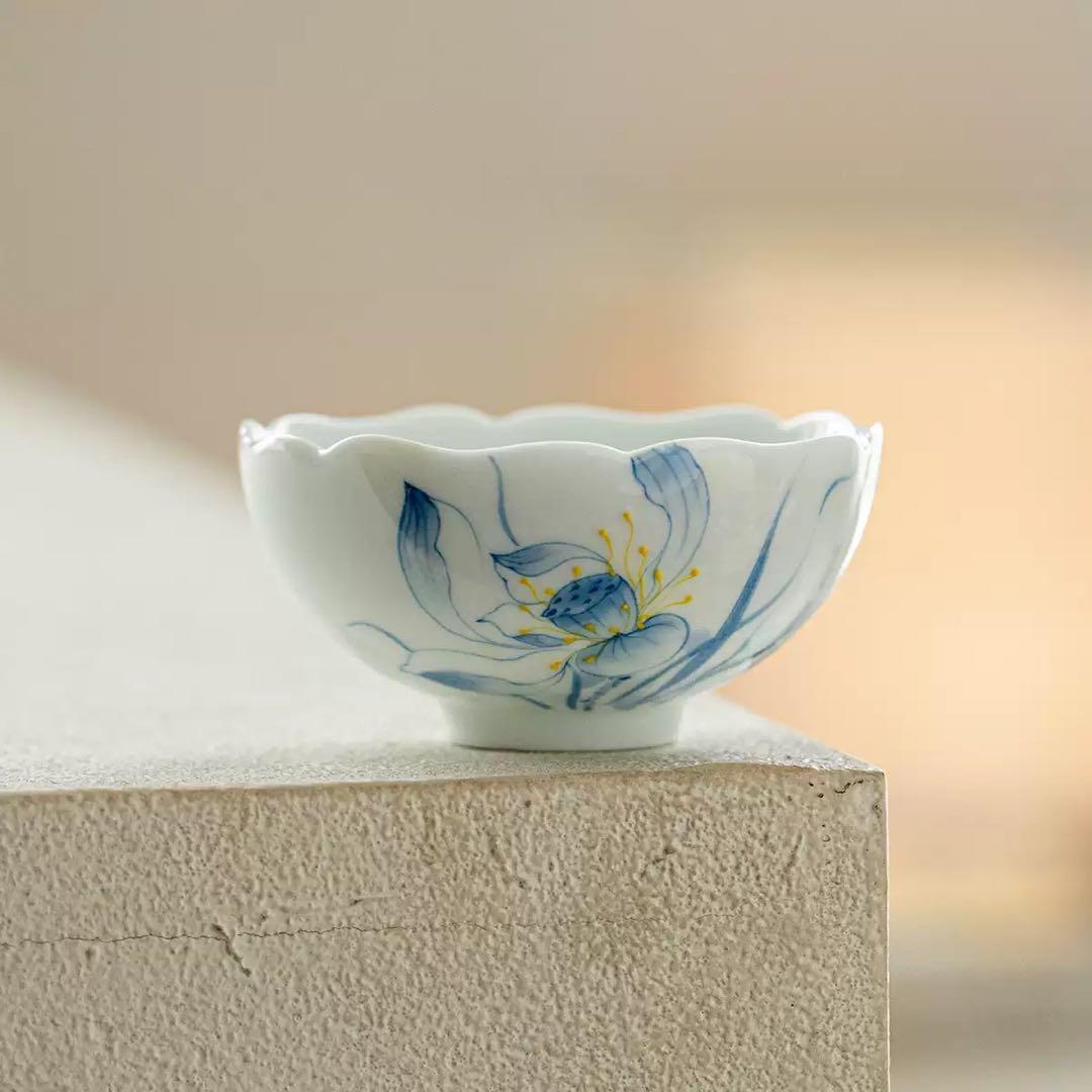 花柄 波型 白い鉢