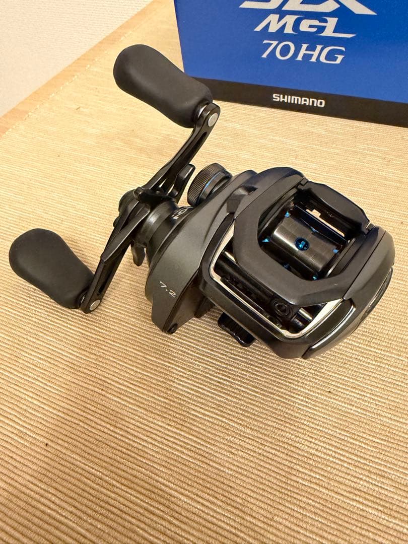 あにゃ　SLX MGL 70HG ベイトリール　右巻き