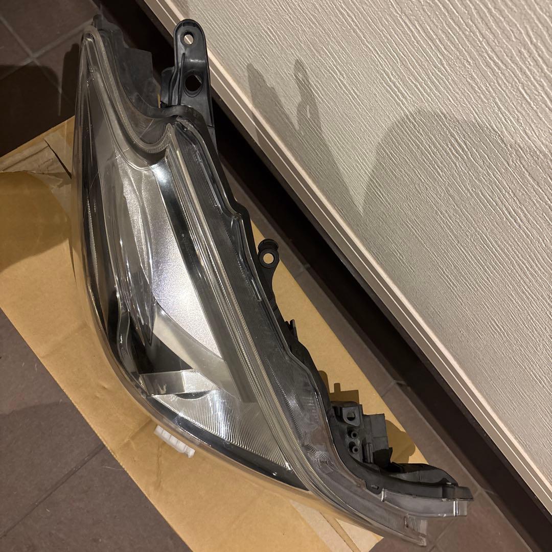 右ヘッドライト プリウスα ZVW41W LED G'S Sツーリング