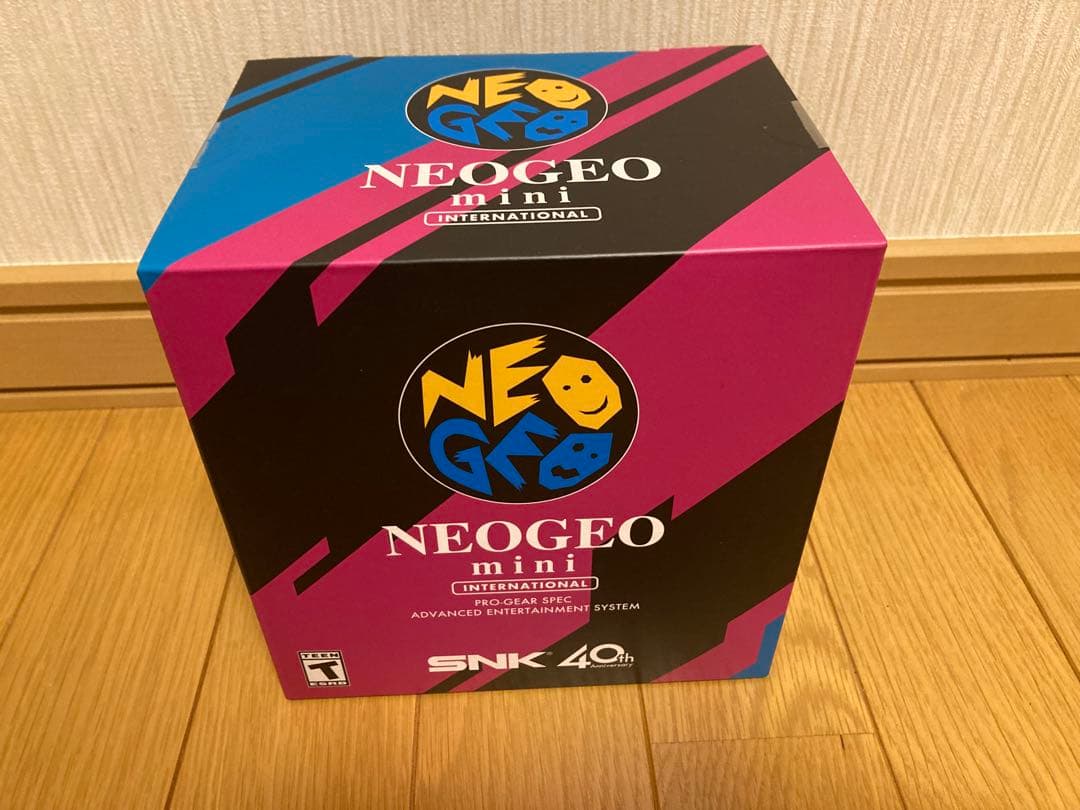 NEOGEOmini インターナショナル版　新品未開封品　コントローラー付き