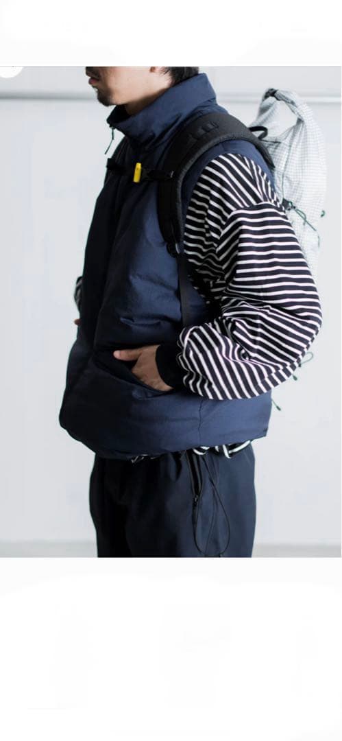 ネイビー ダウンベスト　ES.1 Light Down Vest