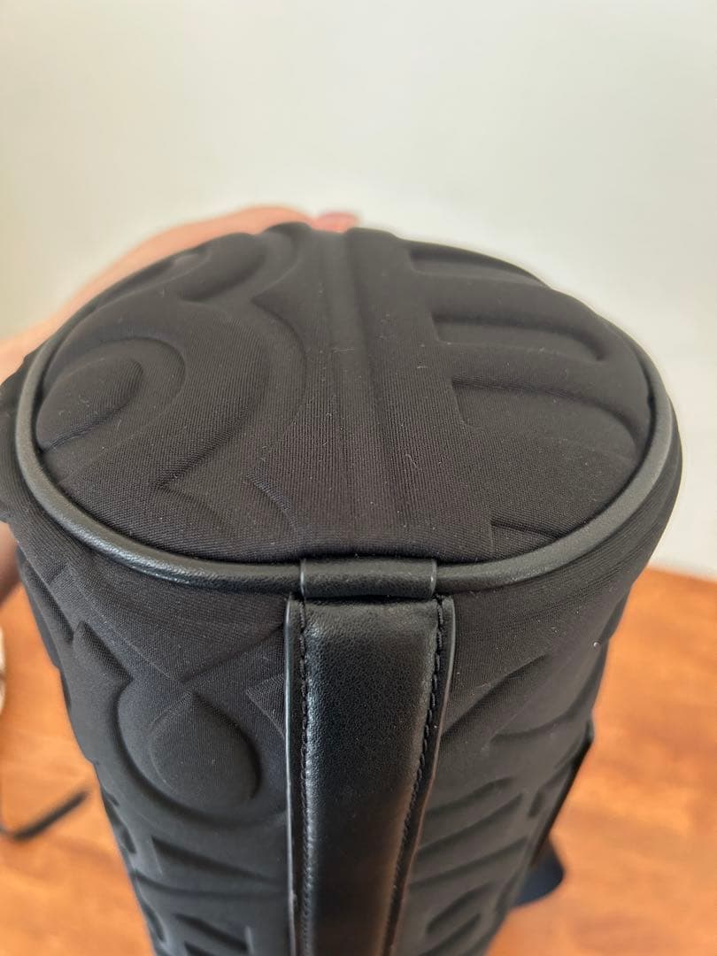 【美品】MARC JACOBS THE DUFFLE ブラックショルダーバッグ