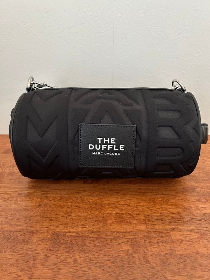 【美品】MARC JACOBS THE DUFFLE ブラックショルダーバッグ