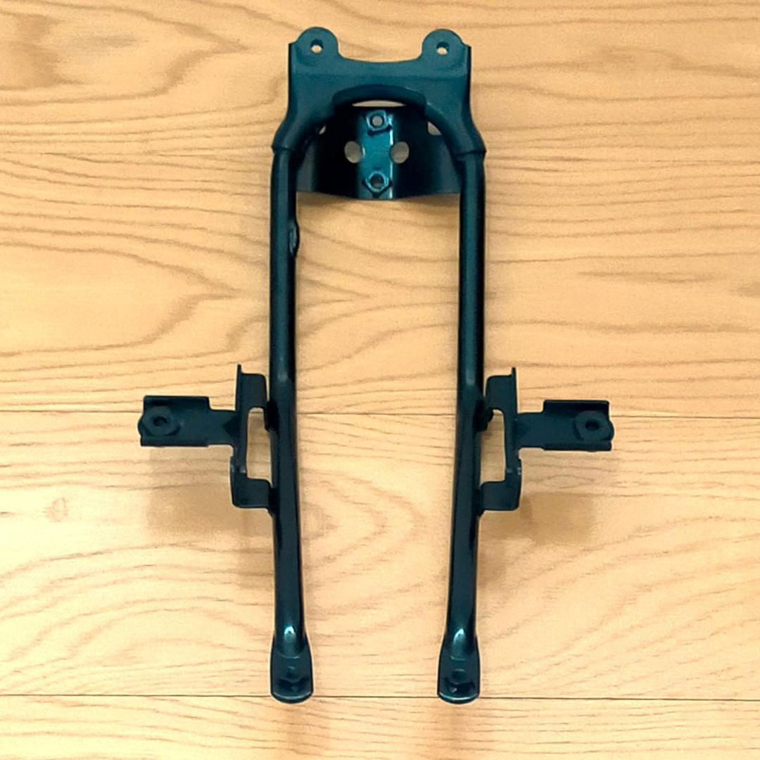 エイプ100 (型式HC07)　純正リアフェンダーステー　三角マーク