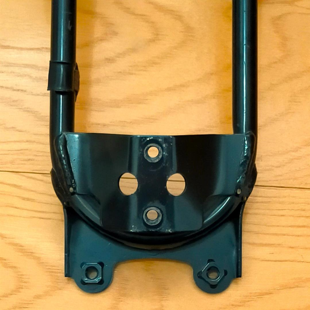 エイプ100 (型式HC07)　純正リアフェンダーステー　三角マーク