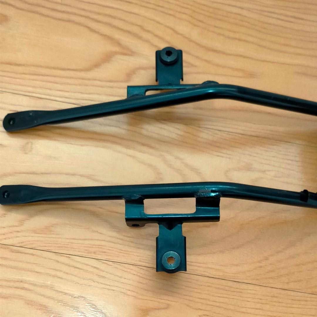 エイプ100 (型式HC07)　純正リアフェンダーステー　三角マーク