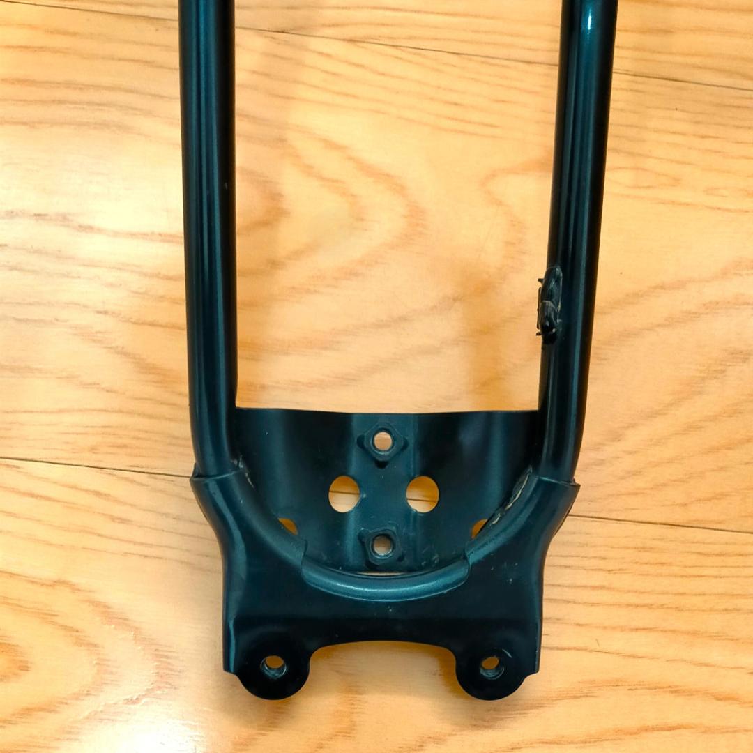 エイプ100 (型式HC07)　純正リアフェンダーステー　三角マーク