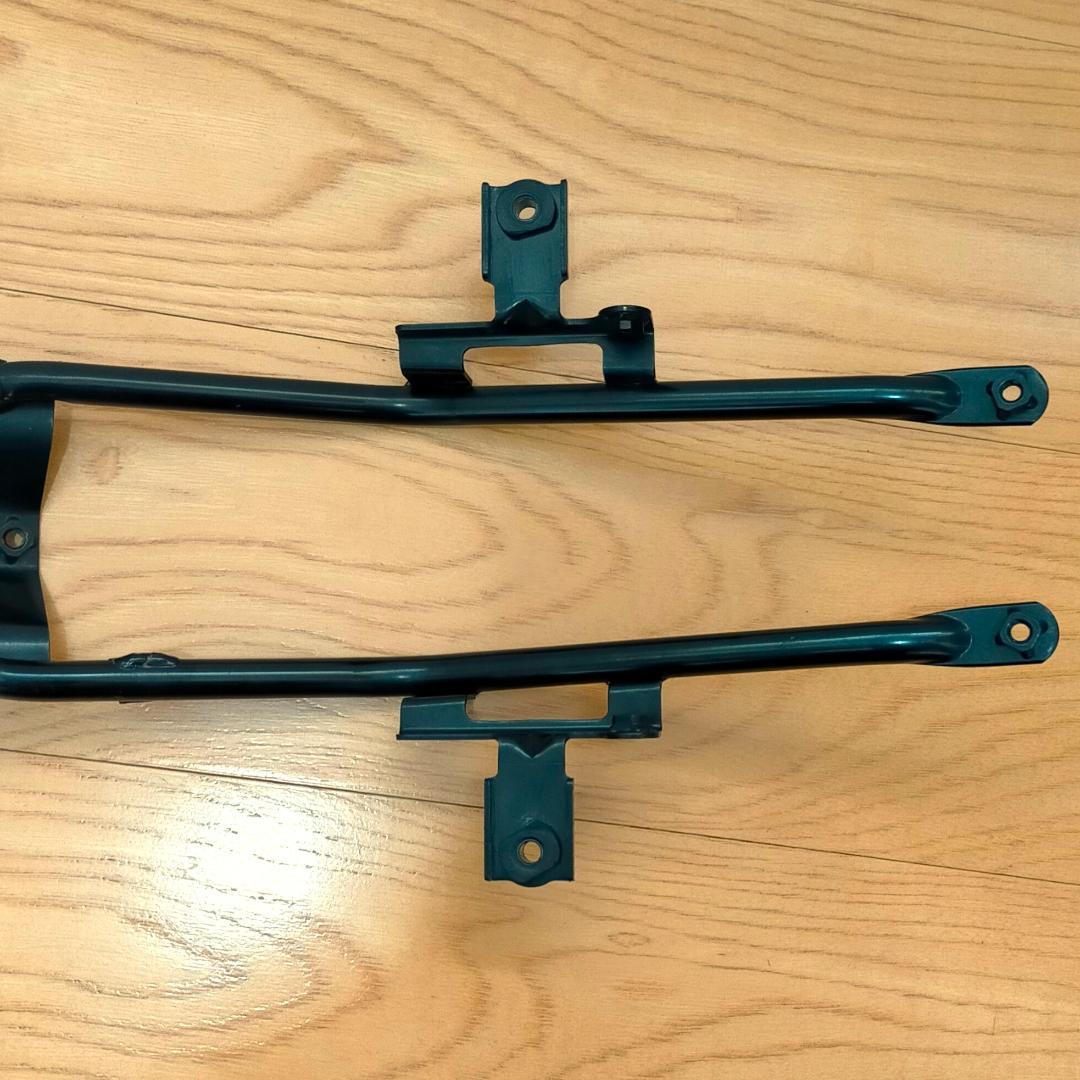 エイプ100 (型式HC07)　純正リアフェンダーステー　三角マーク