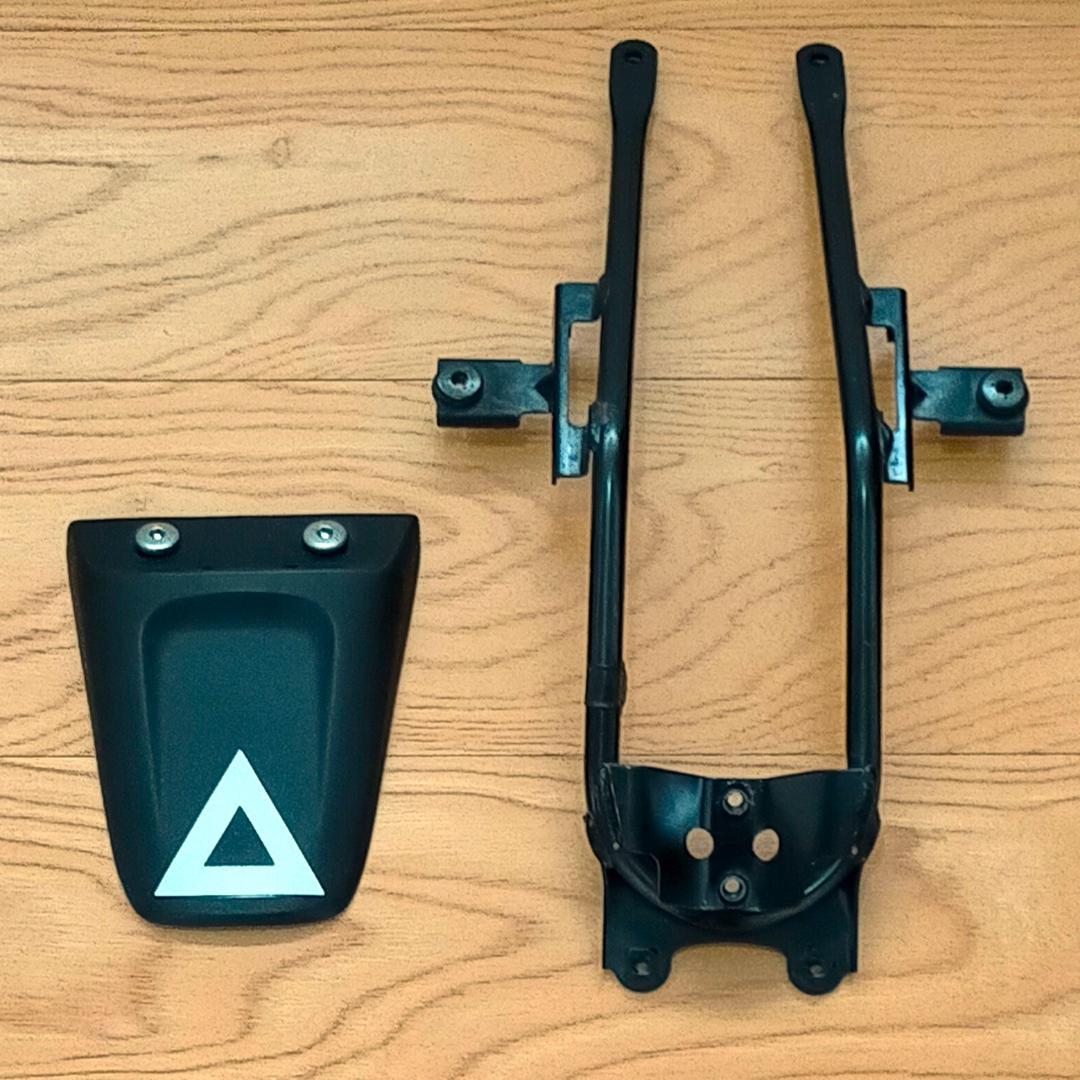 エイプ100 (型式HC07)　純正リアフェンダーステー　三角マーク