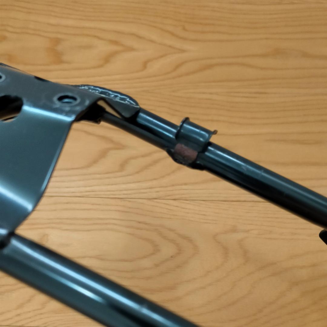 エイプ100 (型式HC07)　純正リアフェンダーステー　三角マーク