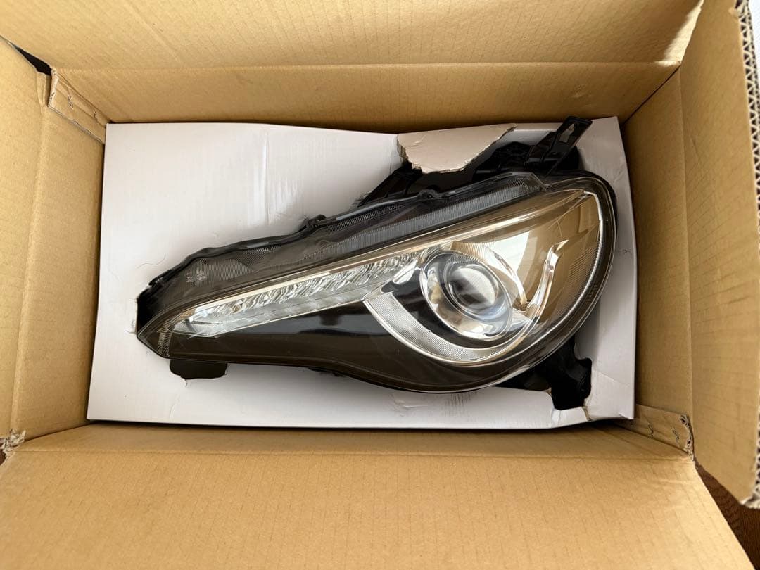 Y*9様 TOYOTA 86 ZN6 純正ヘッドライト