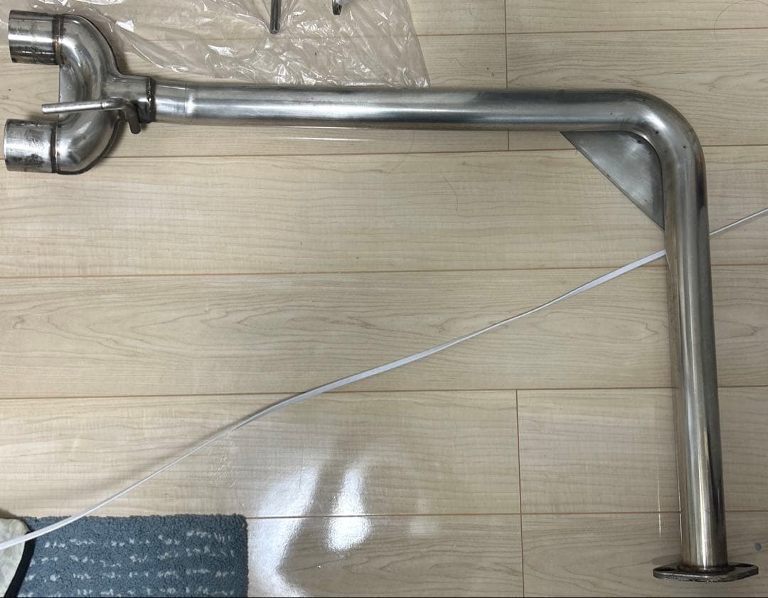 ヴェルファイア20 2.4 3.5 シルクブレイズ　4本出し　マフラー