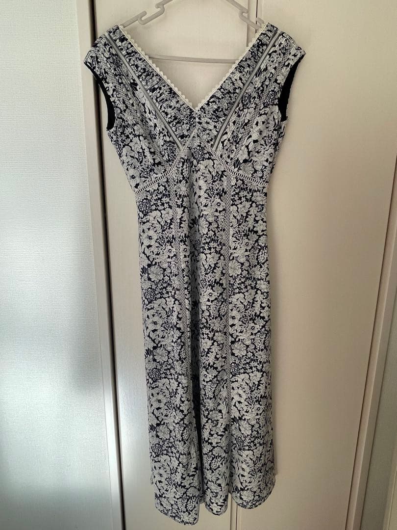 Her lip to フローラルドレス S ネイビー