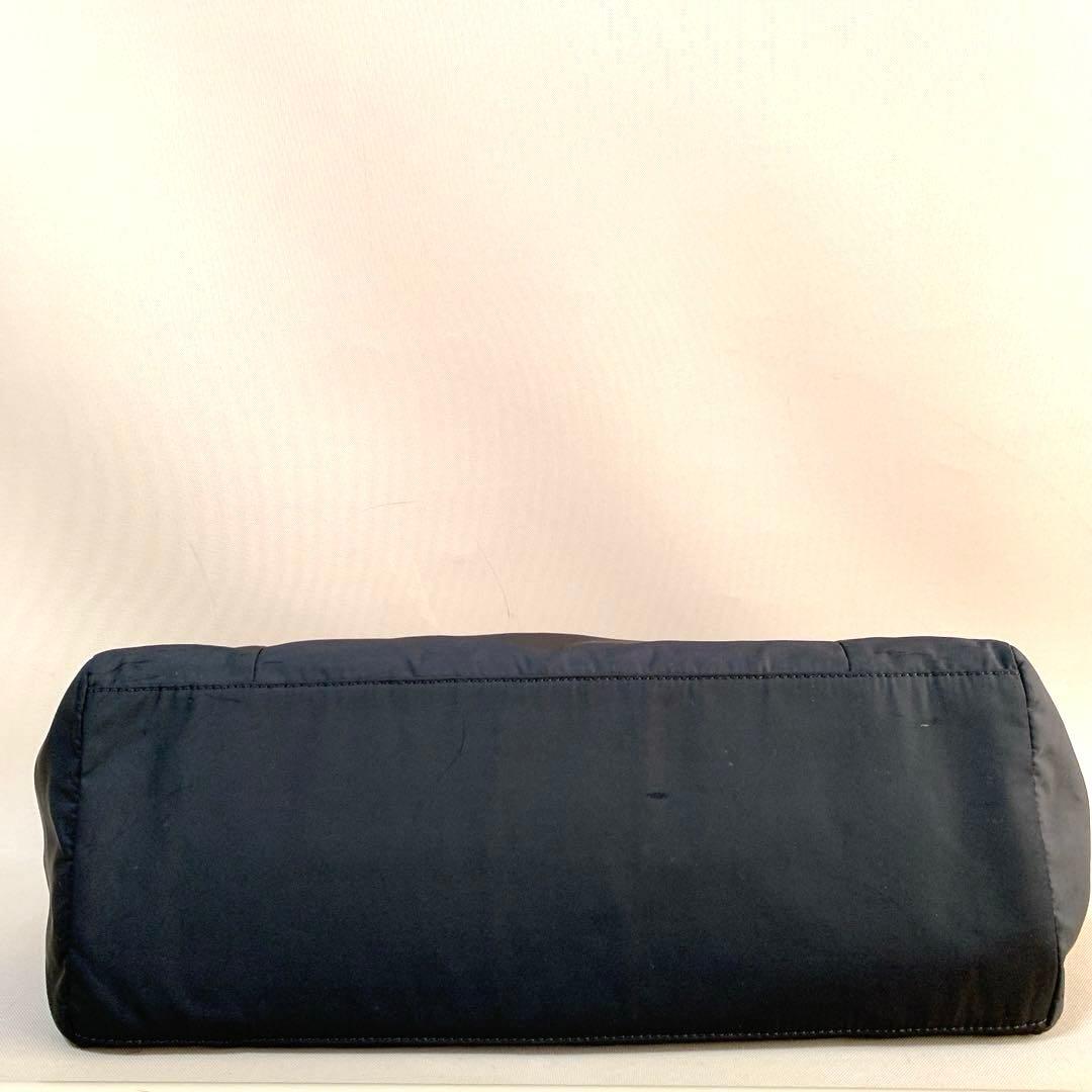 イアパピヨネ 《大容量/撥水》ショルダー付き樹脂パーツトートバッグ ブラック L