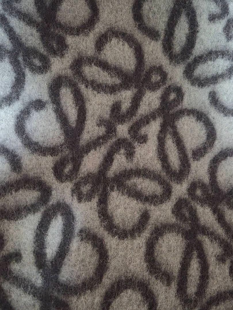 LOEWE グレー系 フリンジ付きマフラー