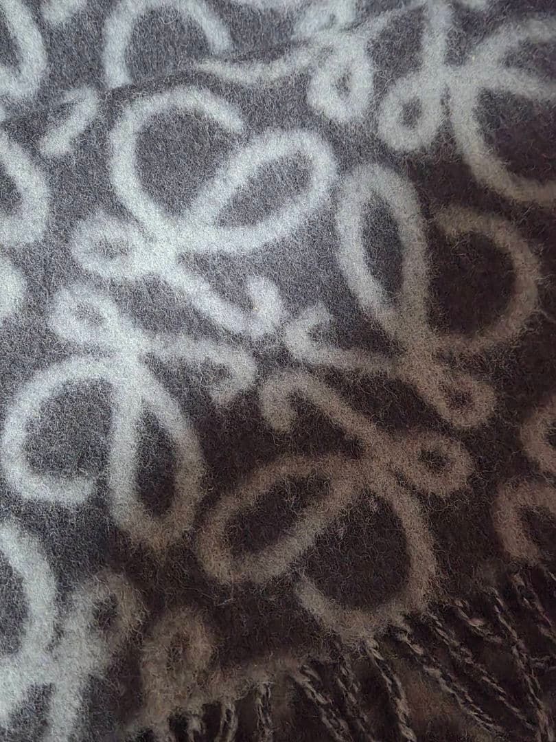 LOEWE グレー系 フリンジ付きマフラー