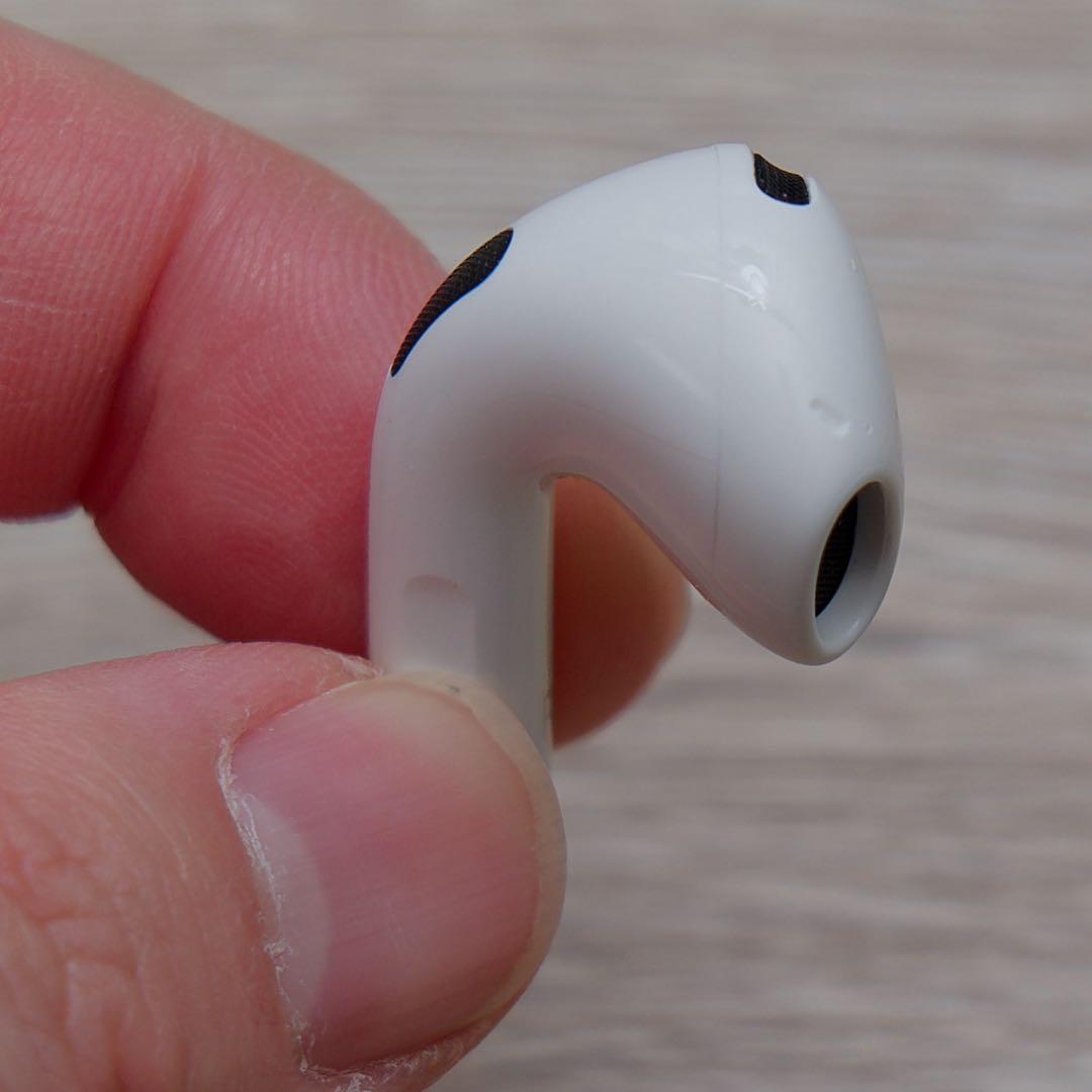 AirPods 4 ノイズキャンセリングモデル
