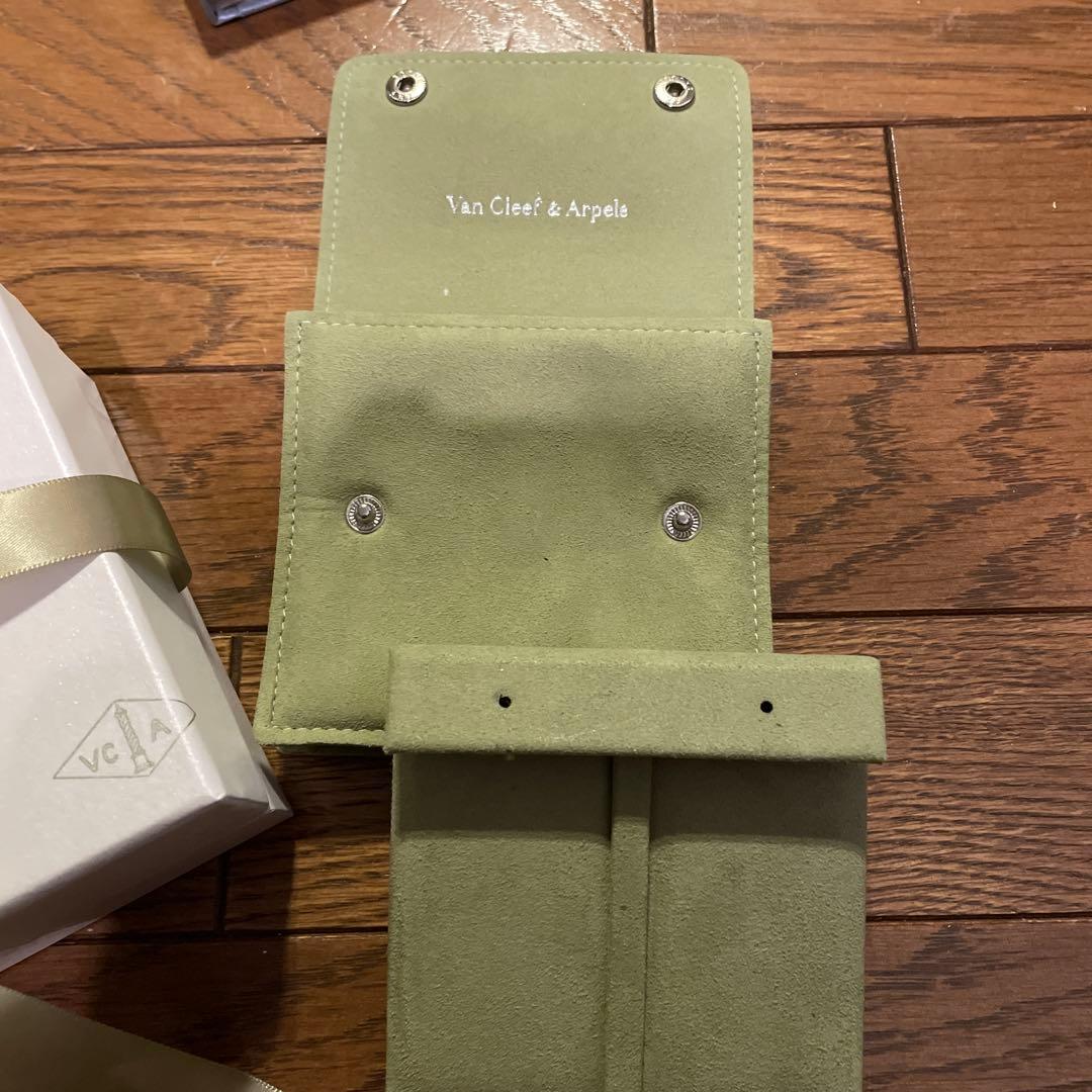 Van Cleef & Arpels 空箱&BOOK