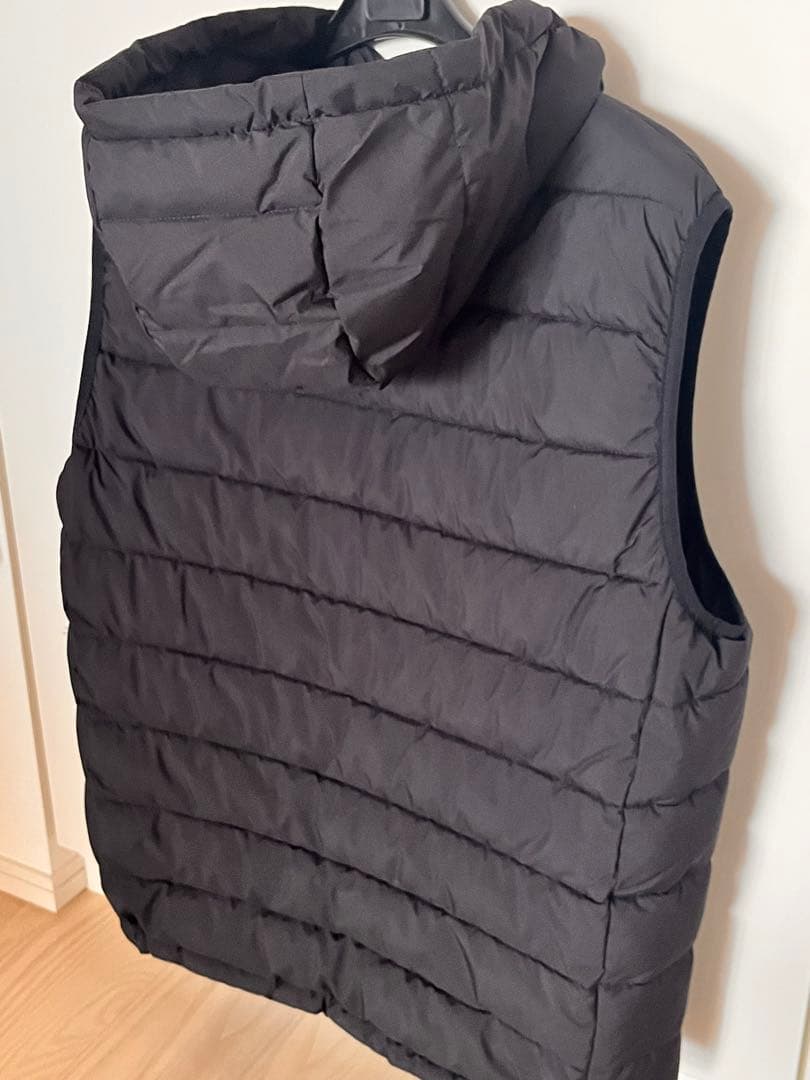 美品⭐︎  メンズ フード付きダウンベスト 黒