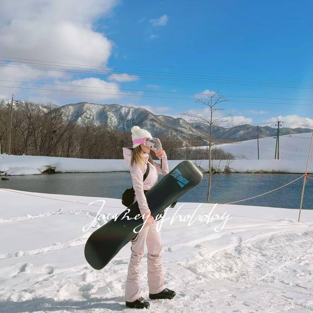 DOOREK ピンク スノーボードウェア 女性用