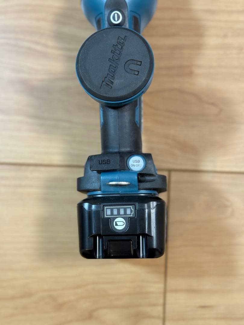 マキタ 10.8V ML104 ライト