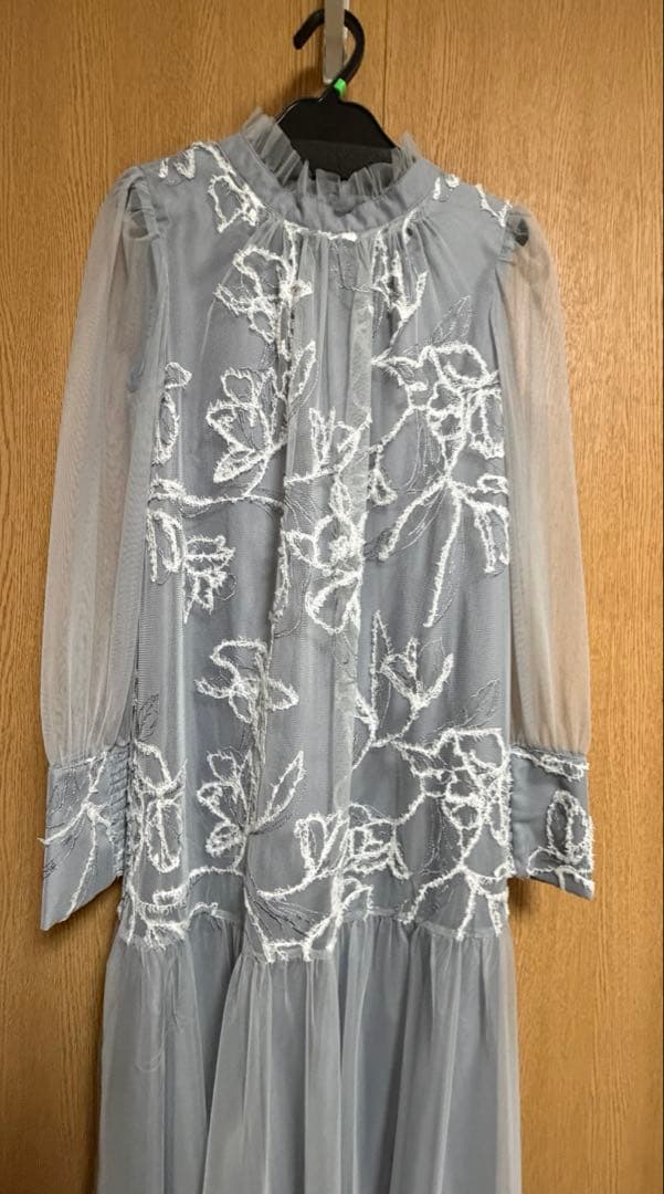 niana フェザーフラワーチュールドレス グレー　M