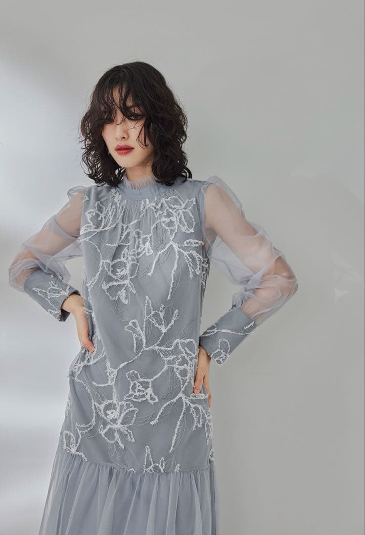 niana フェザーフラワーチュールドレス グレー　M