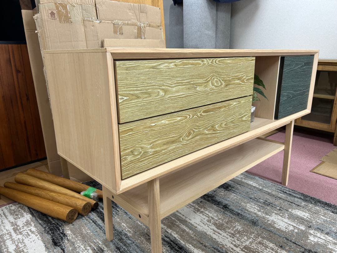 モデルルーム展示品メイプル色のキャビネット