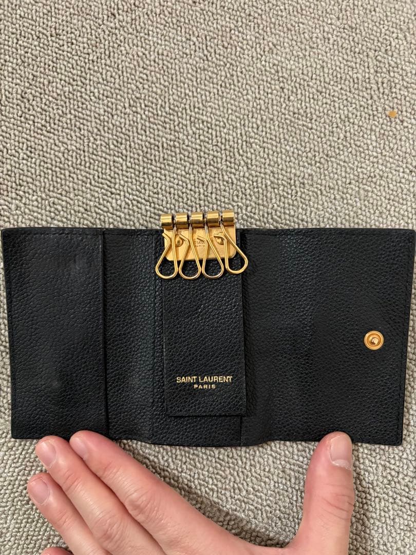 美品 YSL サンローラン　キーケース　ブラック　シボ革