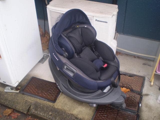 ま*ち様 チャイルドシートコンビ THE S ISOFIX ZB-690 ネイビ