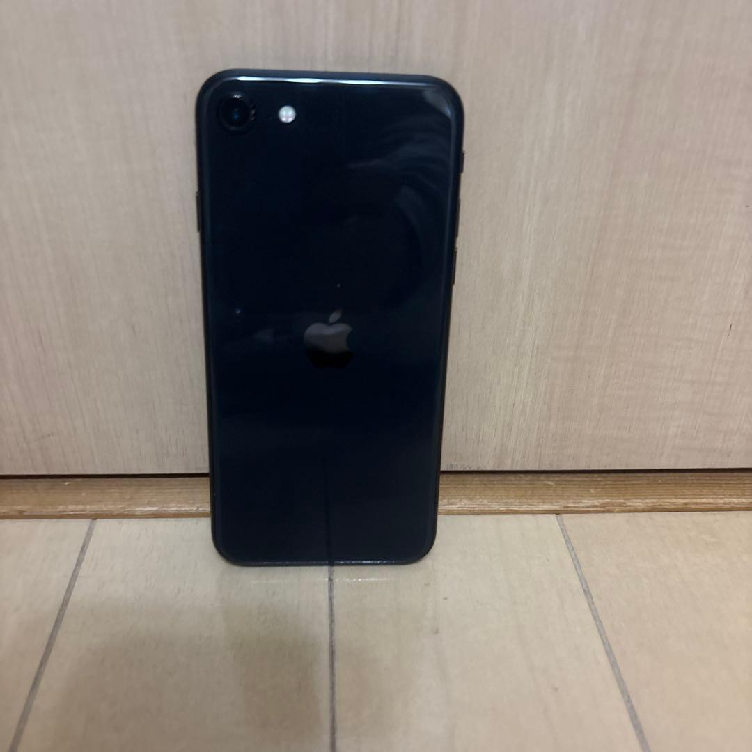 Apple iPhone SE（第2世代）ブラック 本体